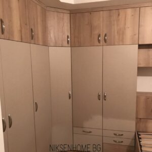 ИнтерИнтериор в дървесно и кремаво