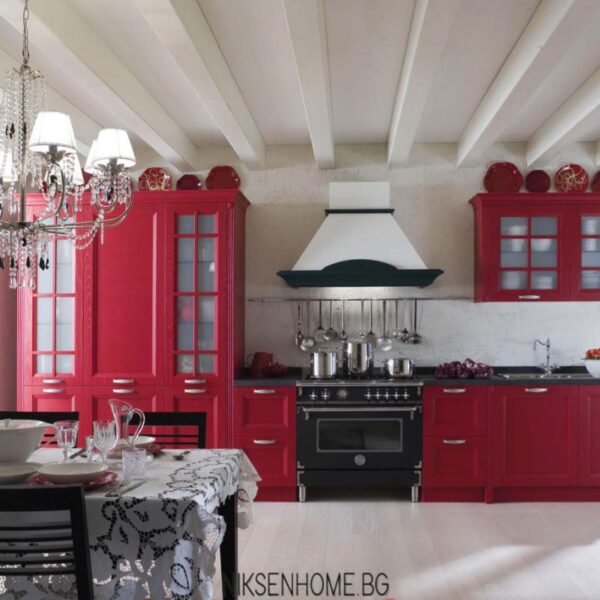 Red Classic - ретро кухня с таблени вратички и витрини